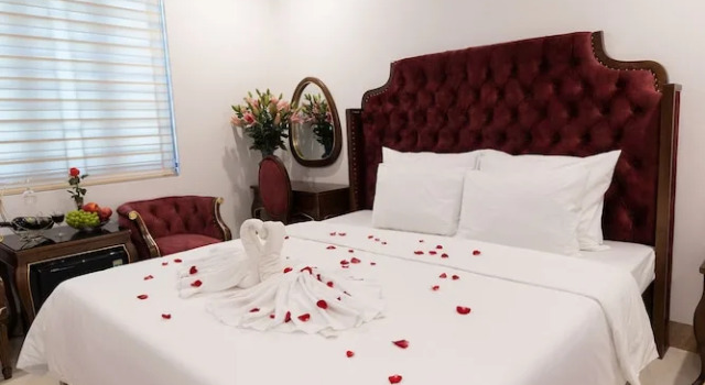 Номер Deluxe Royal Hotel Sài Đồng - Long Biên
