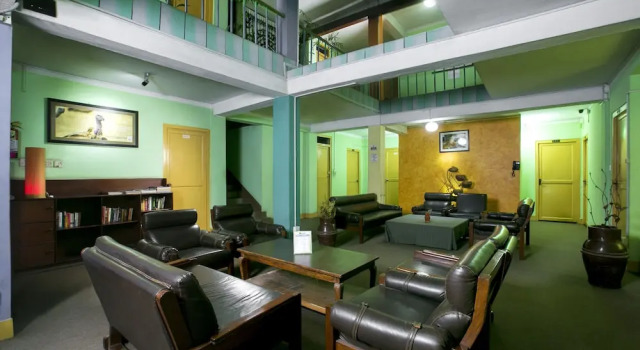 Трёхместный номер Deluxe с балконом Hotel Nana