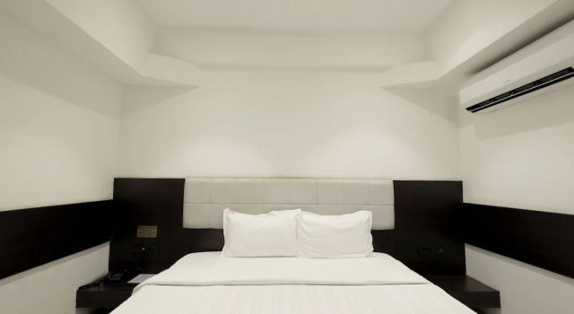 Номер Economy Hotel Shagun, Piplod City Centre Surat