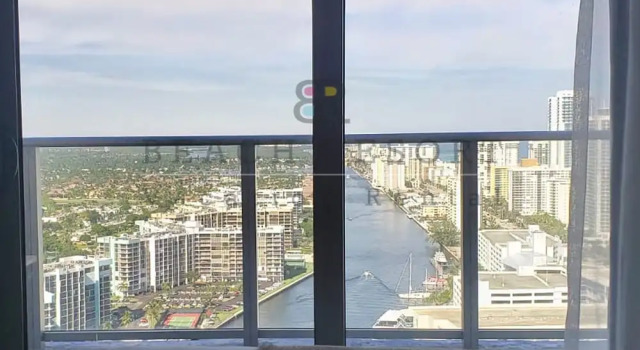 Апартаменты Deluxe HYDE Beach House Resort Rental