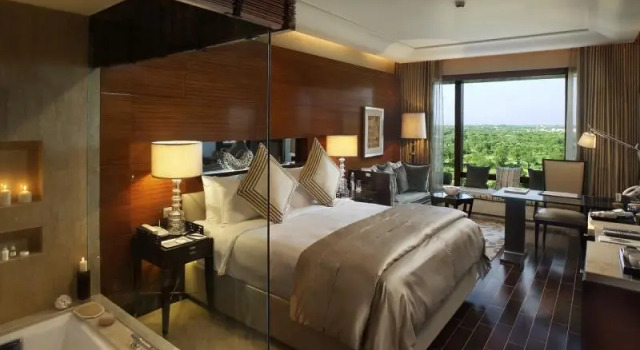 Номер Deluxe The Leela Ambience Gurugram Hotel & Residences - The Luxury Urban Sanctuary
