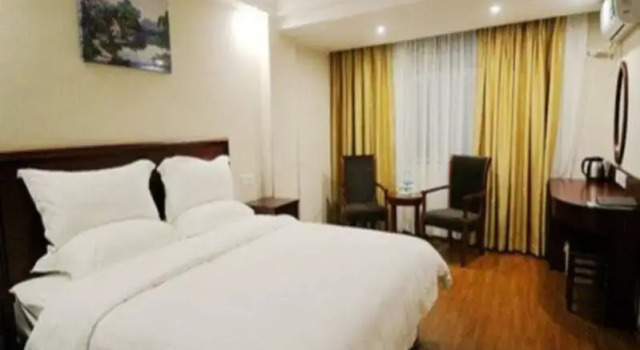 Green Tree Inn Changsha West Bus Station Business Hotel, Book Hotel Yue Lu Changsha, near Wangchengpo Station