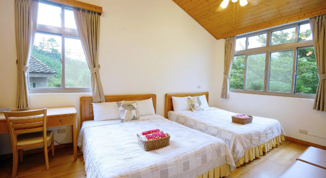 Четырёхместный семейный номер Standard Red Brick Villas