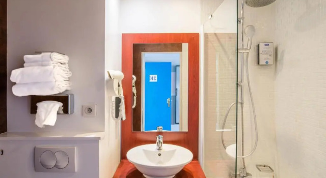 Номер Deluxe Birgit Hôtel Le Havre Centre