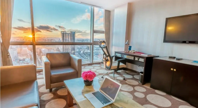 Семейный люкс с панорамным видом The Blue Sky Hotel and Tower
