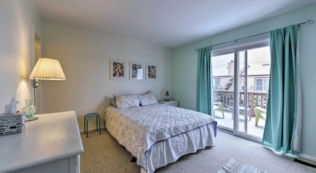 Family-friendly Wildwood Townhome ~ 3 Mi to Beach, Buchen Sie Ferienwohnung Hotels in Wildwoods Beach mit Parkplatz, Parkplätze