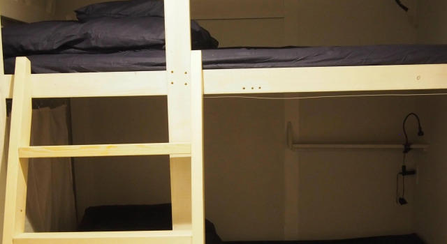 328 Hostel & Lounge