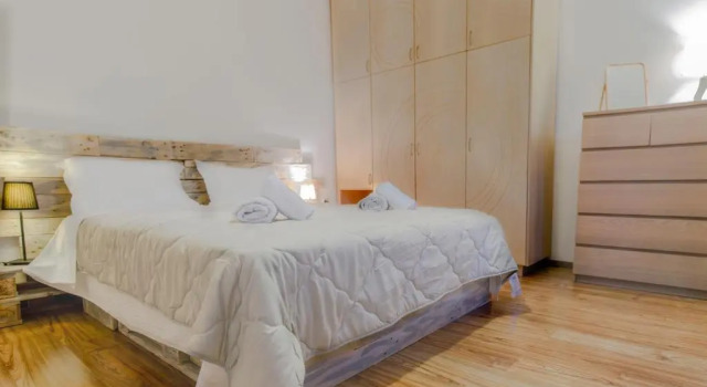 Апартаменты Alesti House with garden and private beach access