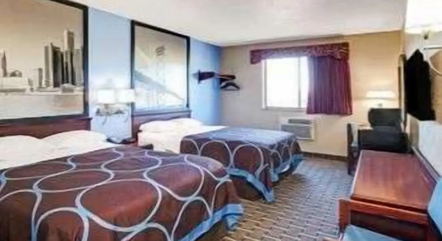 Четырёхместный номер Standard Super 8 by Wyndham Roseville/Detroit Area
