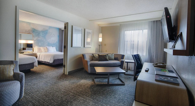 Четырёхместный люкс Courtyard by Marriott Dallas DFW Airport North/Irving