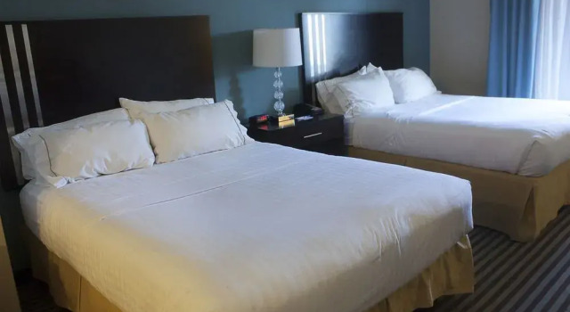 Holiday Inn Express Hotel & Suites Youngstown W - I-80 Niles Area, Book Hotel Austintown Ohio