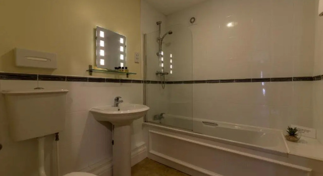 Номер Standard The White Hart Hotel