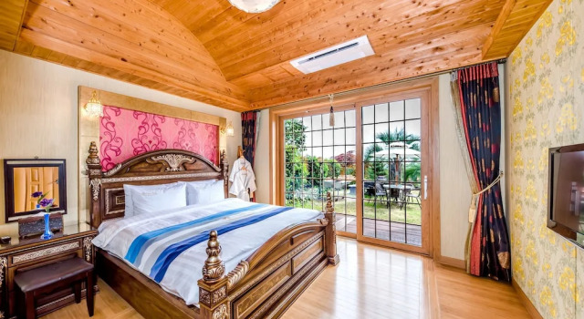 Вилла PalmValley Pool Villa Resort