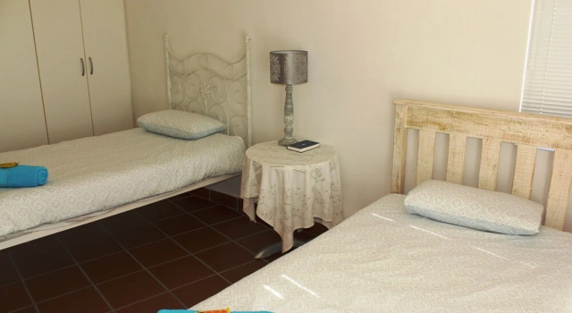 10 Villa Paradiso Self catering, Reservar Vila Casas de campo em Langebaan, Casa de campo / Cottage