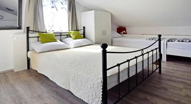 Apartment in Starigrad Paklenica only 200m from the sea