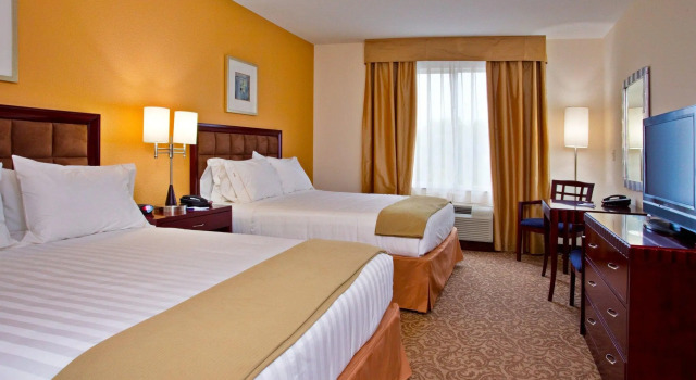 Четырёхместный номер Standard Holiday Inn Express Hotel & Suites Brooksville-I-75 by IHG