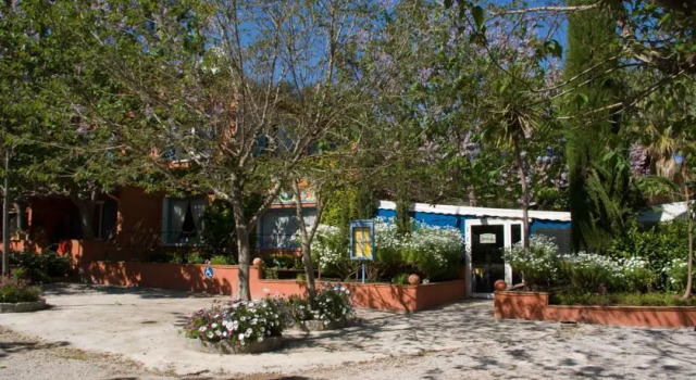 AUBERGE DES PINS, Забронировать Отель Бандоль Bandol Wine Route