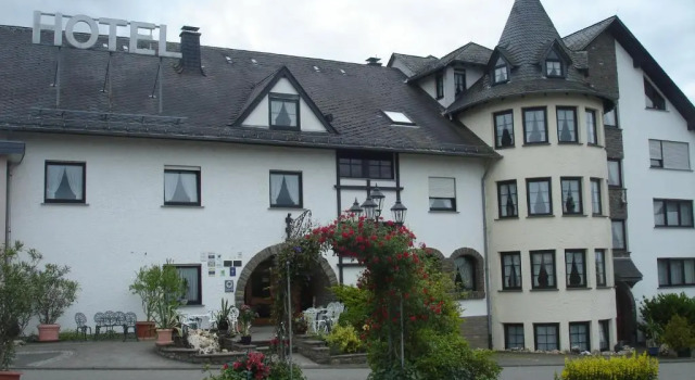 Hotel zum Rehberg, Забронировать Отель Кастеллаун Хунсрюк, рядом с Замок Кастеллаун