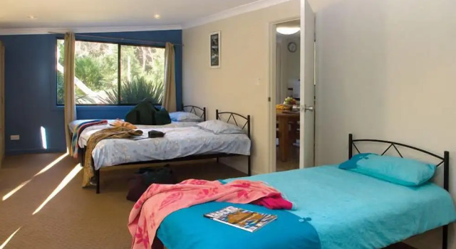 Коттедж Plomer Beach House