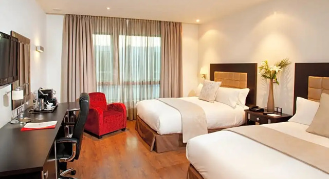 Номер Superior Hotel Crowne Plaza Madrid Airport