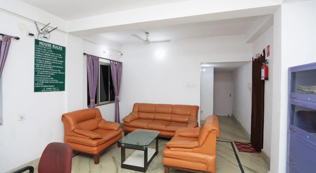 OYO Flagship 9980 Violet Guest House, Book Guesthouse Kolkata East Zone, near Coal India Limited