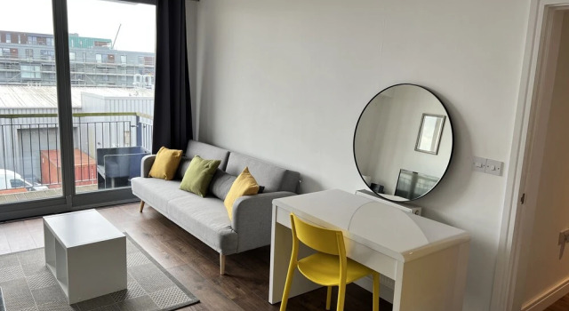 1 Bed - The Lilypad by Pureserviced, Забронировать Отель Плимут Девон, рядом с Cathedral Church of St Mary and St Boniface