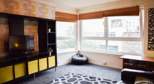 2 Bedroom Flat in the Heart of Leith, Prenota Appartamento Hotel a Midlothian con parcheggio, Parcheggio