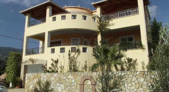 Christina 's House, Забронировать Отель Отели Катастарион с парковкой, Парковка