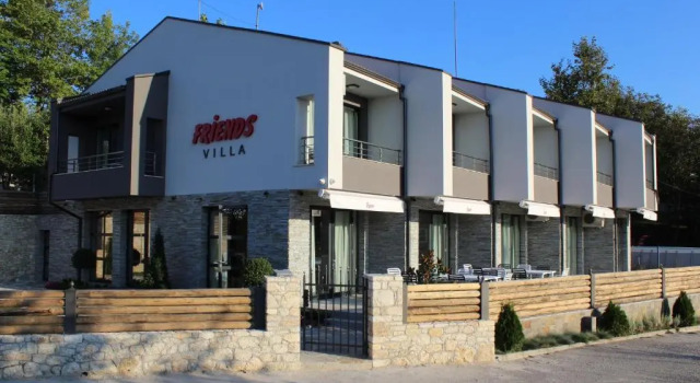 Апартаменты Family Hotel Friends Villa