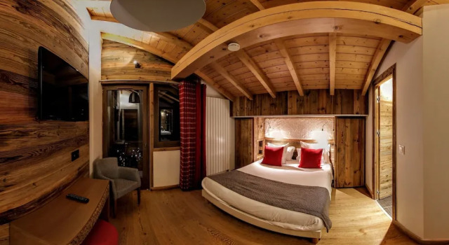 Четырёхместное шале Les Chalets dAdelphine & SPA