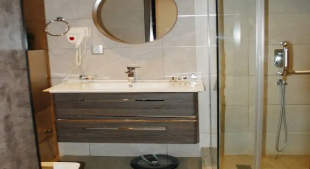 Люкс Business Iris Hotel Maitama