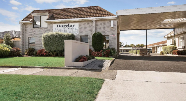 Апартаменты Barclay Motor Inn