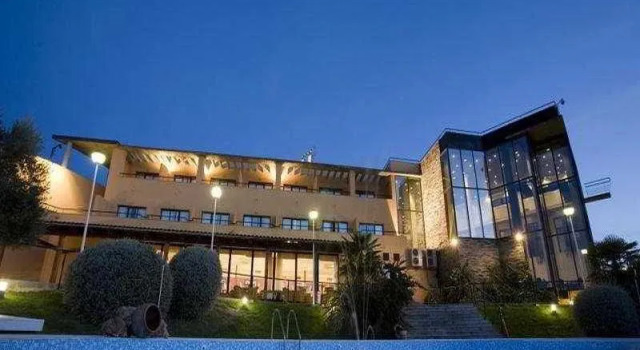 Hotel Cáceres Golf, Book Hotel Hotels in Extremadura with a Pool, Swimming Pool