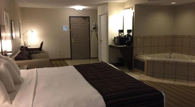 Люкс Country Inn & Suites by Radisson, Platteville, WI