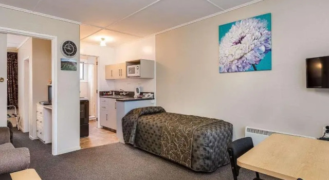 Люкс Comfort Inn Tayesta Motel