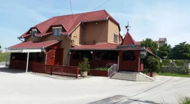 Éva Apartman, Book Lejlighed Hoteller i Western Transdanubia med parkering, Parkering