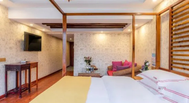 Двухместный семейный люкс Дуплекс с балконом Xijiang Qianhu Miao Village Yunjian Mid-Mountain Guest House (Observation Deck Store)
