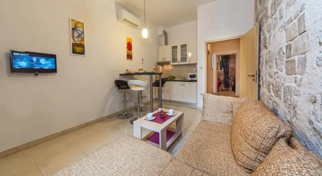 Old Town Twins Apartments