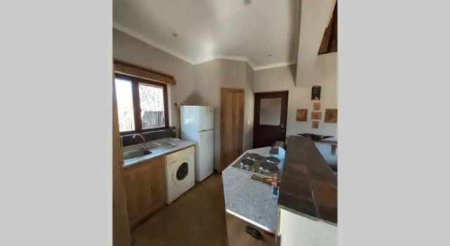 13 Raptors Lodge, Boek Hotel Hoedspruit 