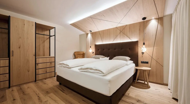 Люкс с балконом VALARA Alpine Art Hotel