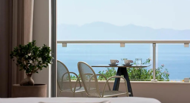 Двухместный номер Premium seafront Michelangelo Resort & Spa