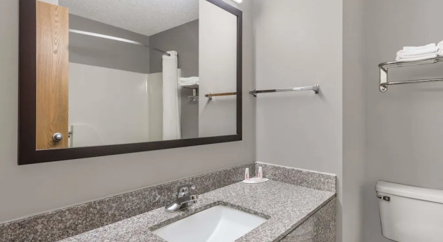 Номер Standard Super 8 by Wyndham West Plains
