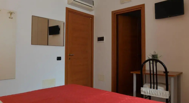 Villa in Casalini with Pool & Olive Garden, Buchen Sie Villa Hotels in Ostuni mit Pool, Schwimmbad