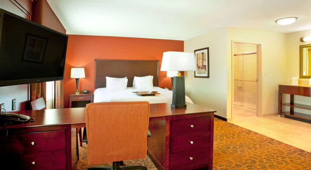 Hampton Inn & Suites Fort Worth-West-I-30, Забронировать Отель Отели Форт-Уэрт с парковкой, Парковка