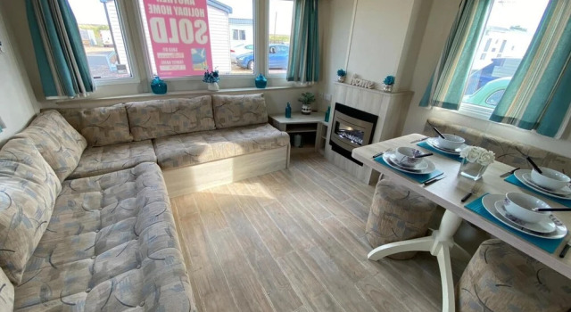 A Stunning Spacious Holiday Caravan at Seawick