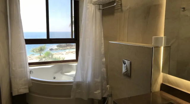 Sea View Hotel, Book Hotel Hoteller i Batroun med pool, Swimmingpool