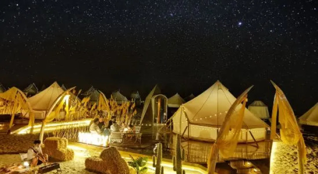 Кровать в общем номере Dunhuang Dreammaker Windy Desert Wild Luxury Star Watching Camp