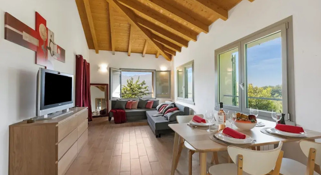 Viola Apartment, Rezervați Apartament Cuveglio Lombardia