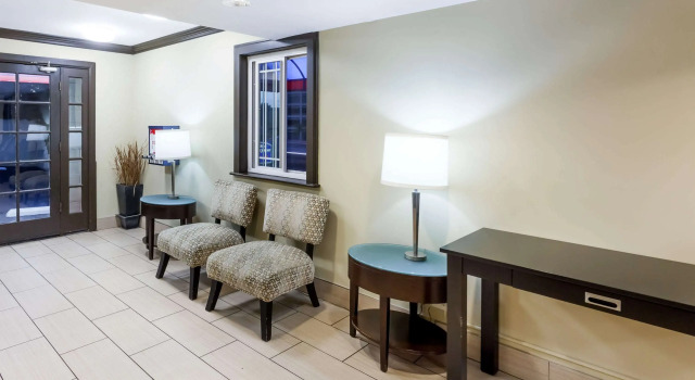 Howard Johnson by Wyndham San Diego Hotel Circle