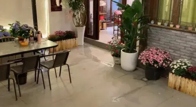 Lijiang xingyuge hotel, Забронировать Отель Лицзян Юньнань, рядом с Улица Сквер-стрит Древнего города Даянь